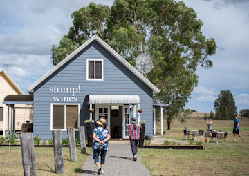 Stomp cellar door