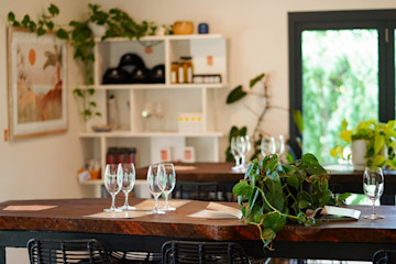 House of Cards Cellar Door 2