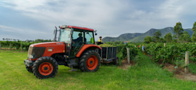 Leogate tractor